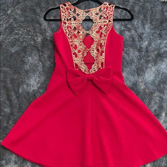 Red dress - Picture 2 of 2